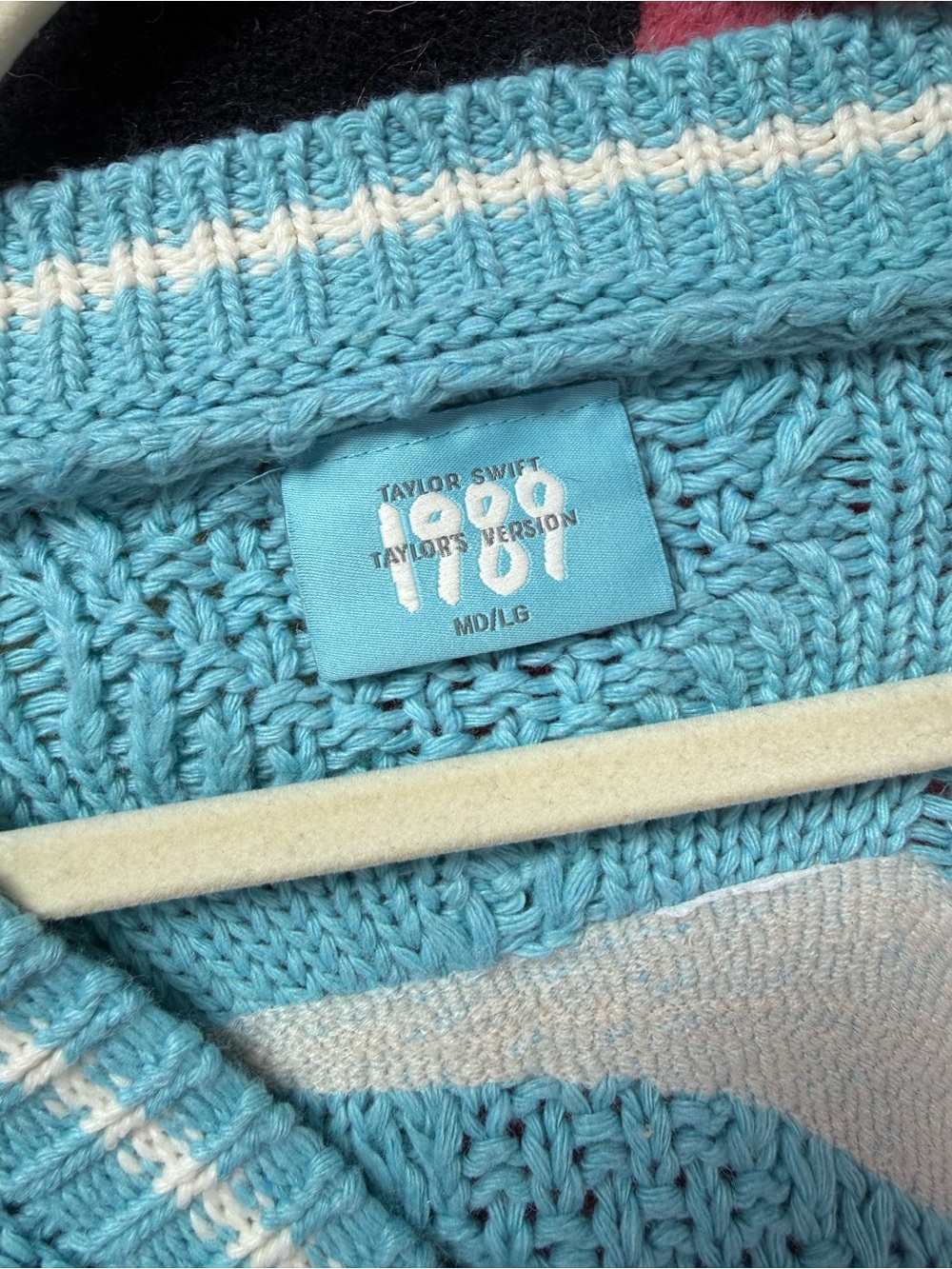 Taylor Swift Official 1989 Seagull Cable Knit Oversized Cardigan Blue M/L Rare - Picture 7 of 11